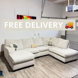 Cream Colored Sectional Couch 🛋️- FREE DELIVERY 🚚