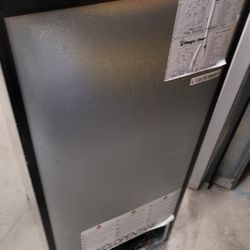 Magic Chef Mini Refrigerator $150 OBO Brand New