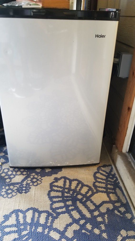 Haier Mini Refrigerator 