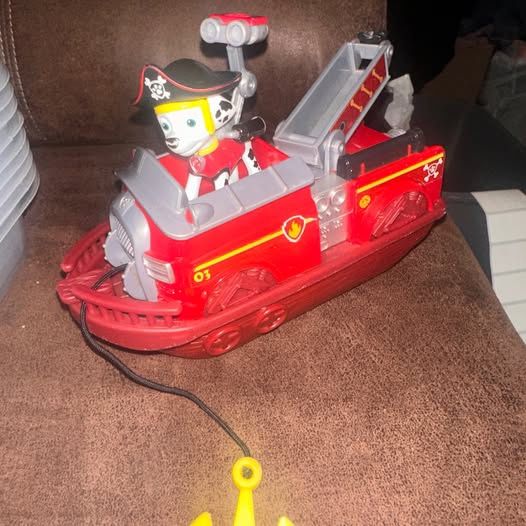 PAW PATROL Marshall Pirate Action Figure And Pirate Ship. 600