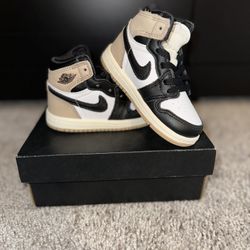 Air Jordan 1 Retro OG High Latte Size 6C