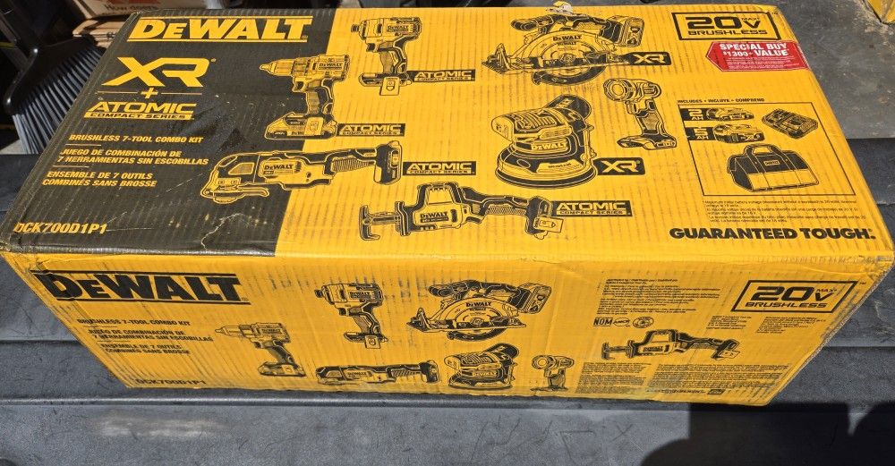 NEW DEWALT 20V MAX Cordless 7-Tool Combo Kit, Drill, Impact, Saws, Multi-Tool, Batteries, Light, Sander