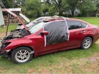 2013 Nissan Altima pets/whole