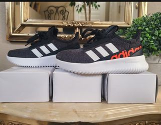 Boy's ADIDAS CLOUDFOAM Size 13