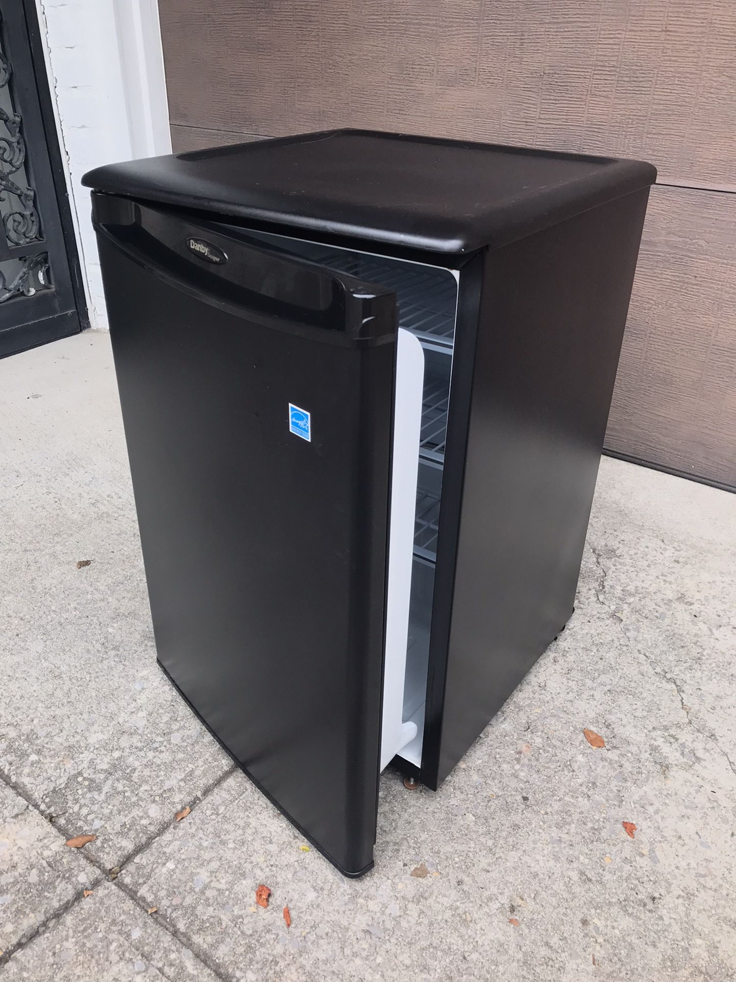 Refrigerator Danby Designer.