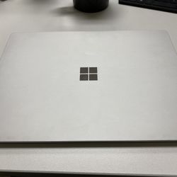 Microsoft Surface Laptop
