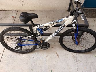 Mongoose Vanish 26 inch 21 Speed Mountain Bike