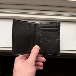 Mint Men’s Gucci Wallet