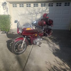 1983 Gold WI GL1100