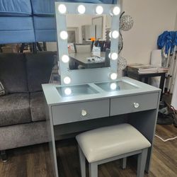 Small Vanity W/ Hollywood Mirror LED Stool, USB Outlet $298 FREE DROPP OFF LOCAL