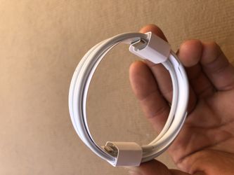 Apple USB C + Lightning Cable 