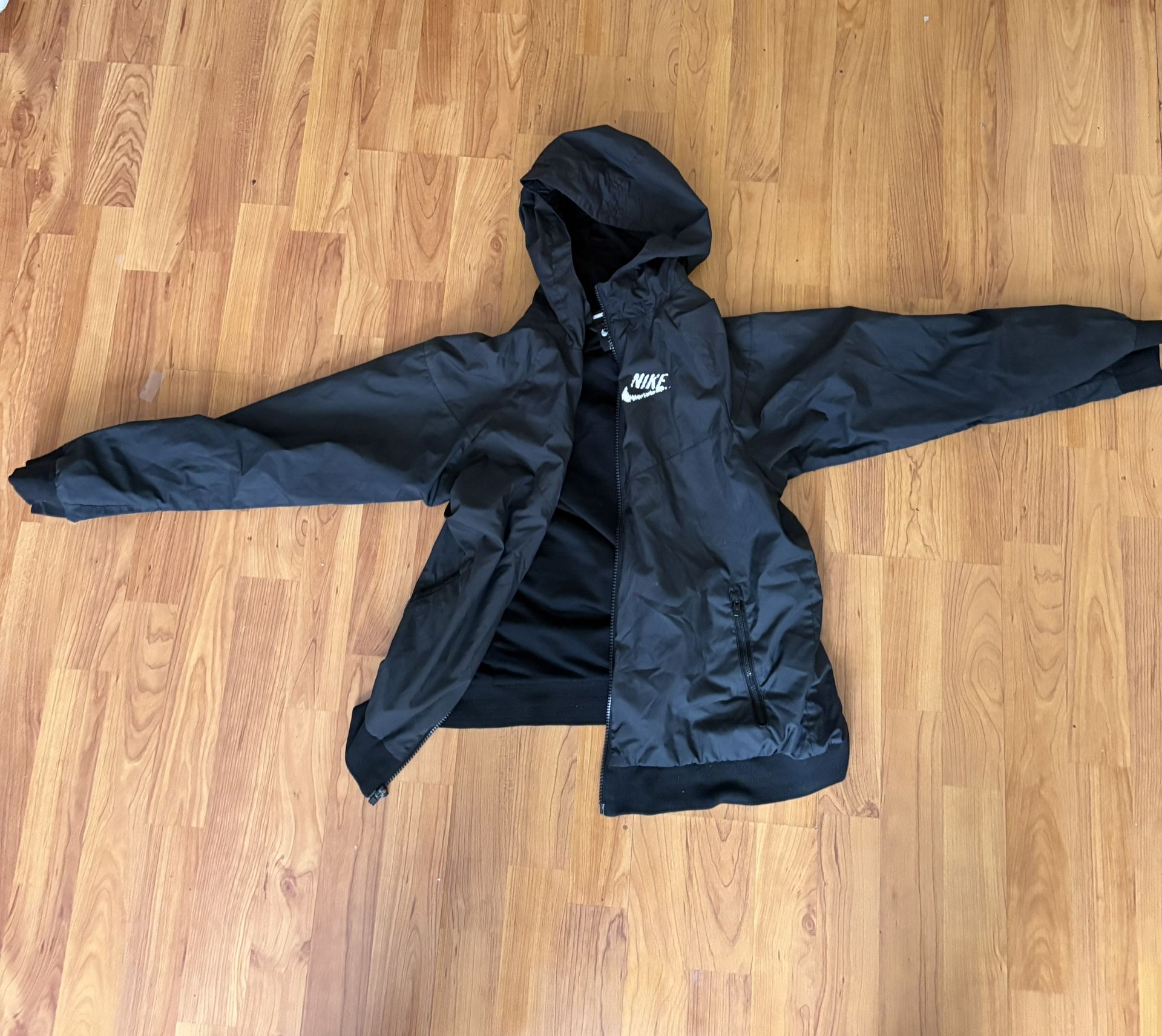 Nike Windbreaker (size S)