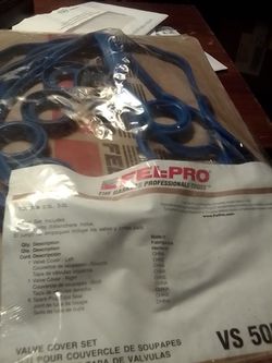 Toyota 3.3 3.0 l is a valve cover and spark plug tube sea