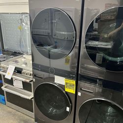 LG 4.5 Cu.Ft. Front Load Washer & 7.4 Cu.Ft. Gas Dryer SMART WashTower SMART