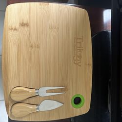 Magnetic Cutting/Charcuterie Board