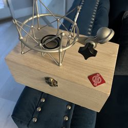 Neumann TLM 102 