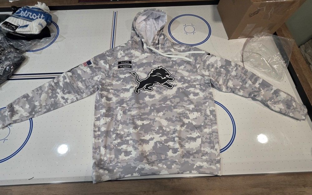 ST BROWN -SALUTE to SERVICE HOODIE (LARGE)