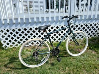 Mountain bike gone road bike 26-in multi-speed bike ready to ride