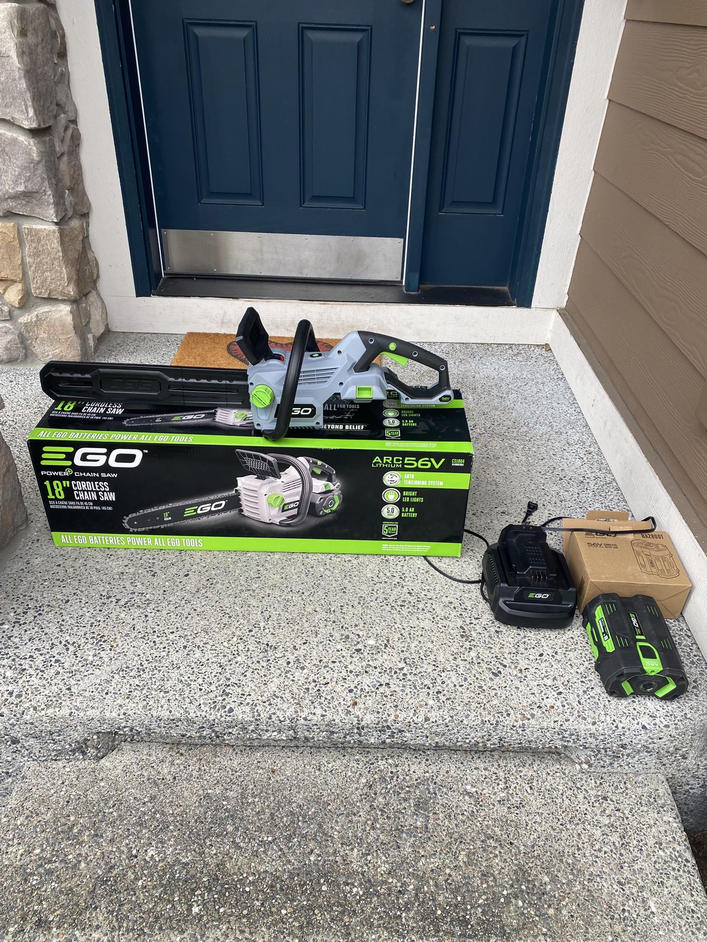 EGO 18” Cordless Chain Saw With 5.ah Battery And Charger . Like New Conditions. 