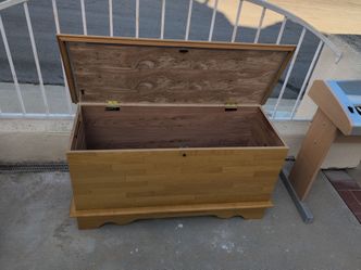 Oak Wood Chest, cedar lined