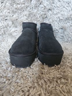 UGG Black Suede Platform Mini Boots SIZE 9