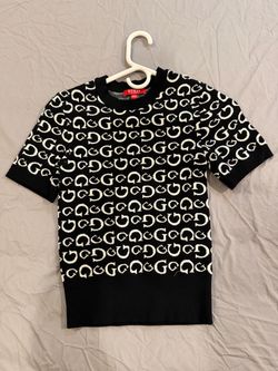 Guess  Knit Short Sleeve Top  SIZE SMALL