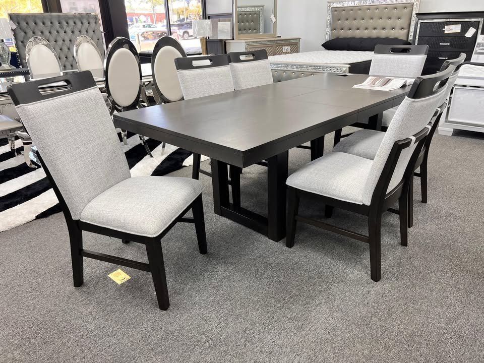 Brand New Modern & Contemporary style Dining set
