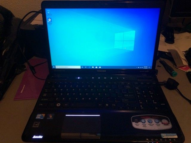 Toshiba laptop core i3 windows 10 ssd