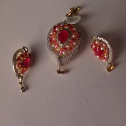 Pendant And Earings 