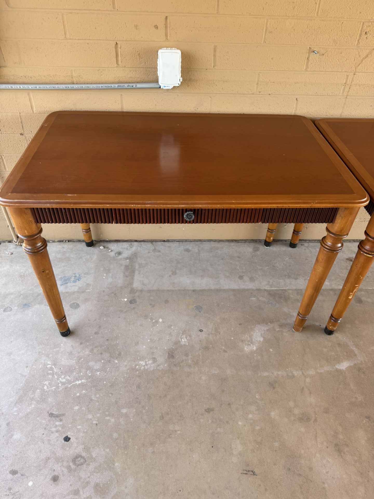 Tables/desks For Sale 