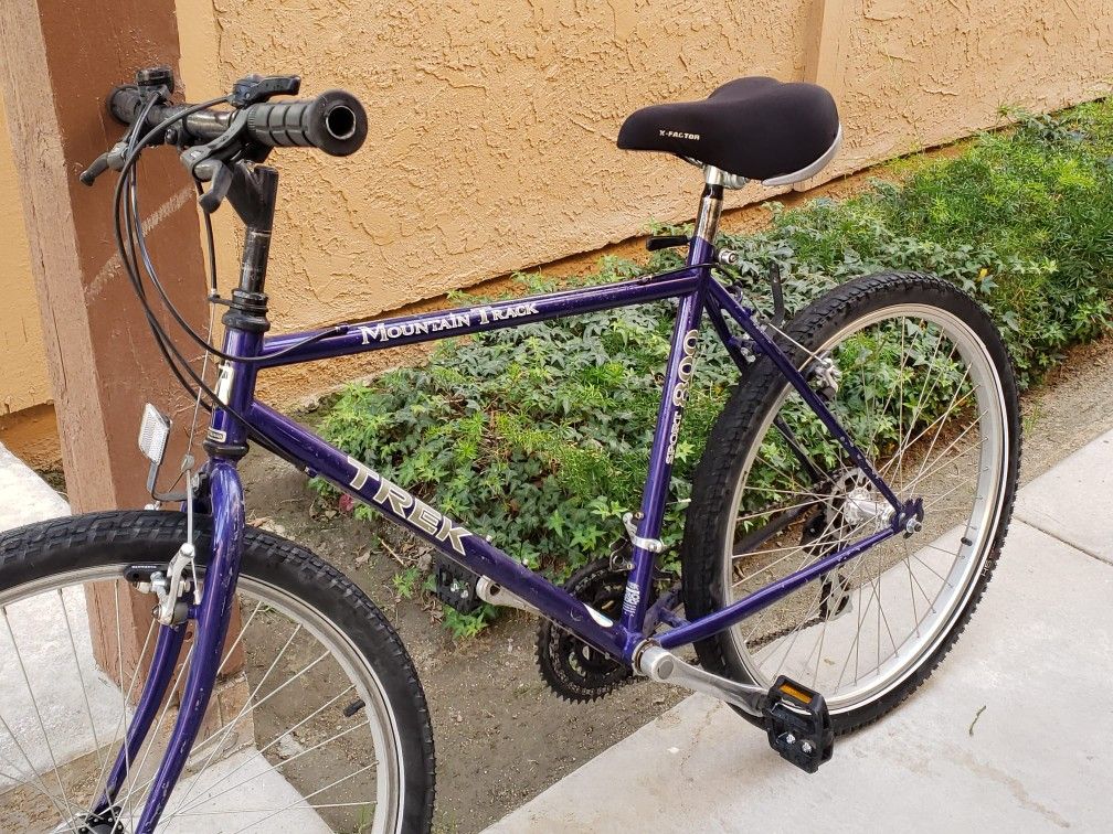 TREK HYBRID BIKE SIZE M