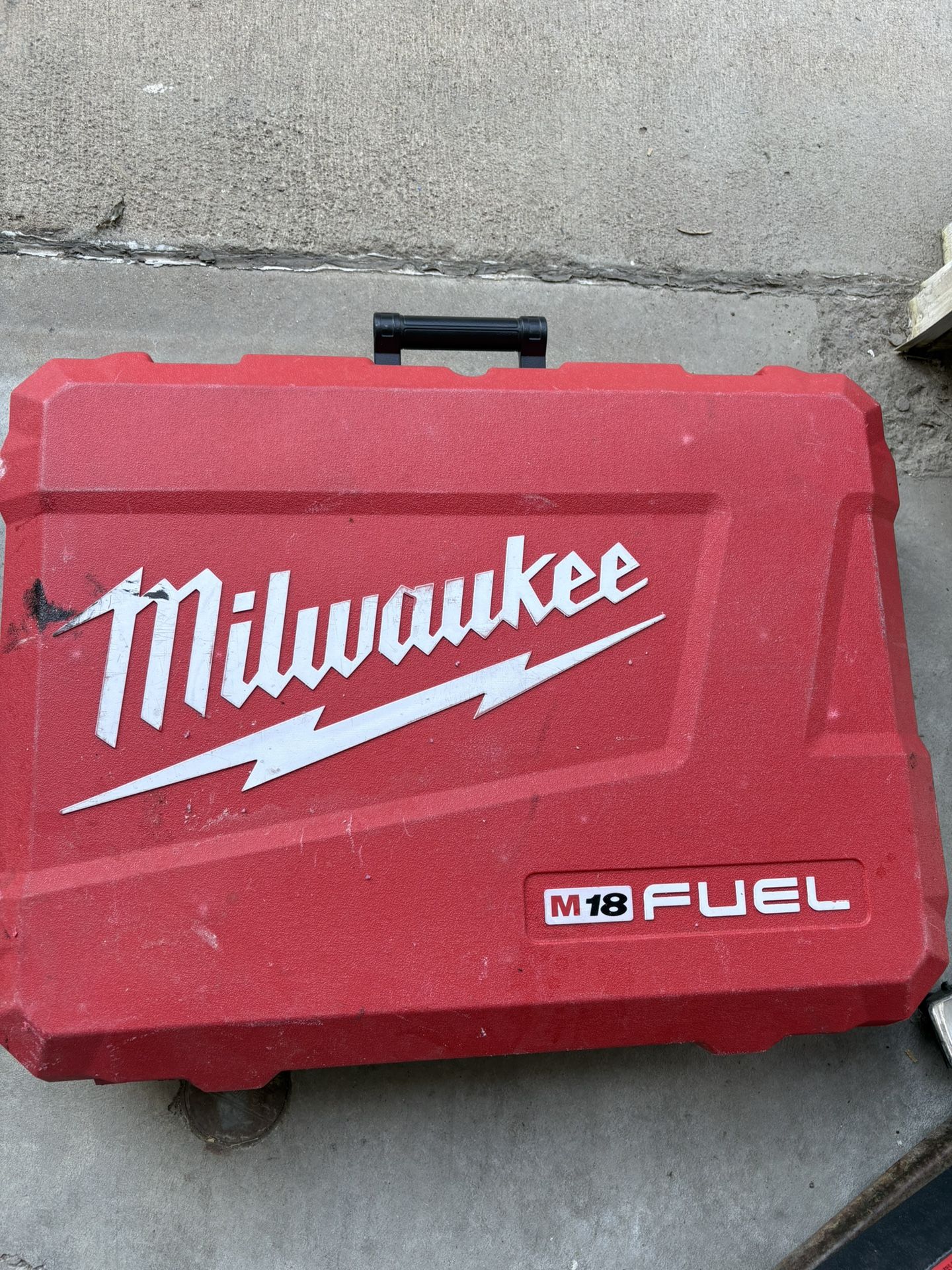 Milwaukee M18 Fuel Pipe Threader(READ DESCRIPTION)