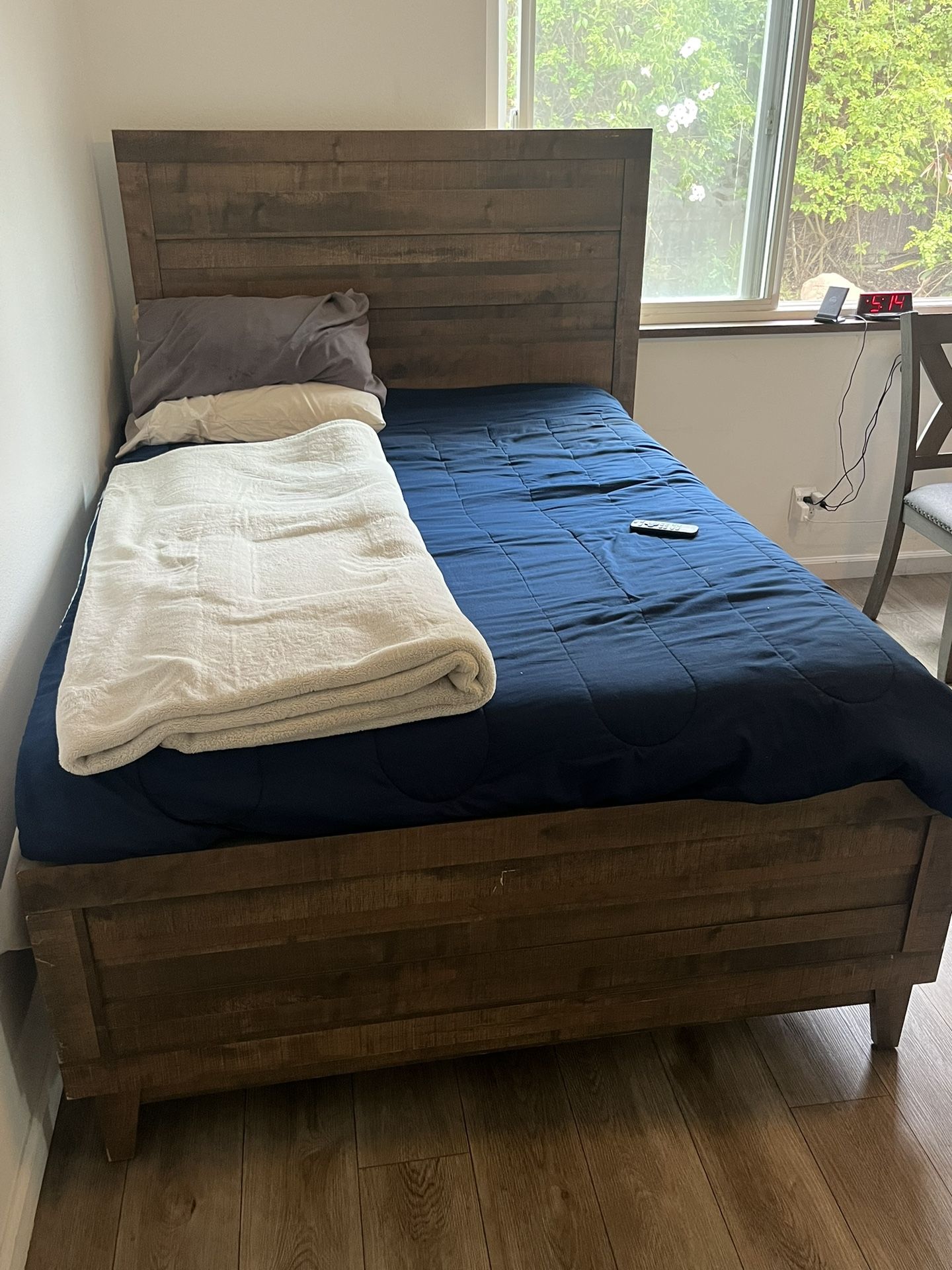 (Full) Bed, Box Spring, And Mattress