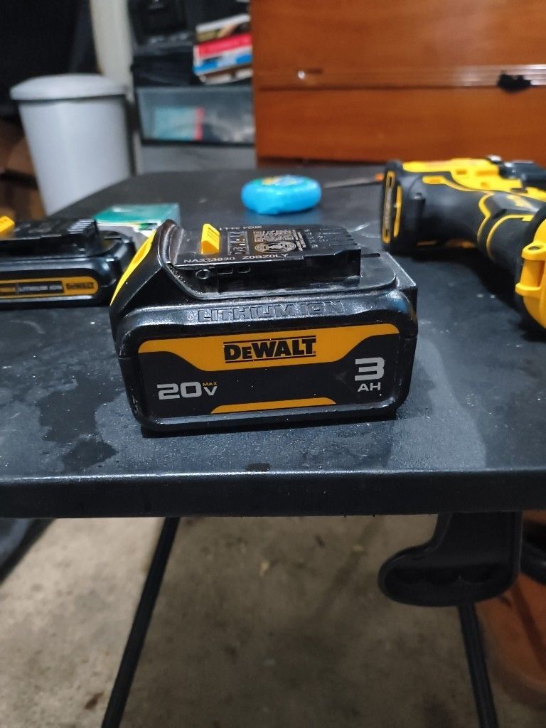 DEWALT 3AH BATTERY