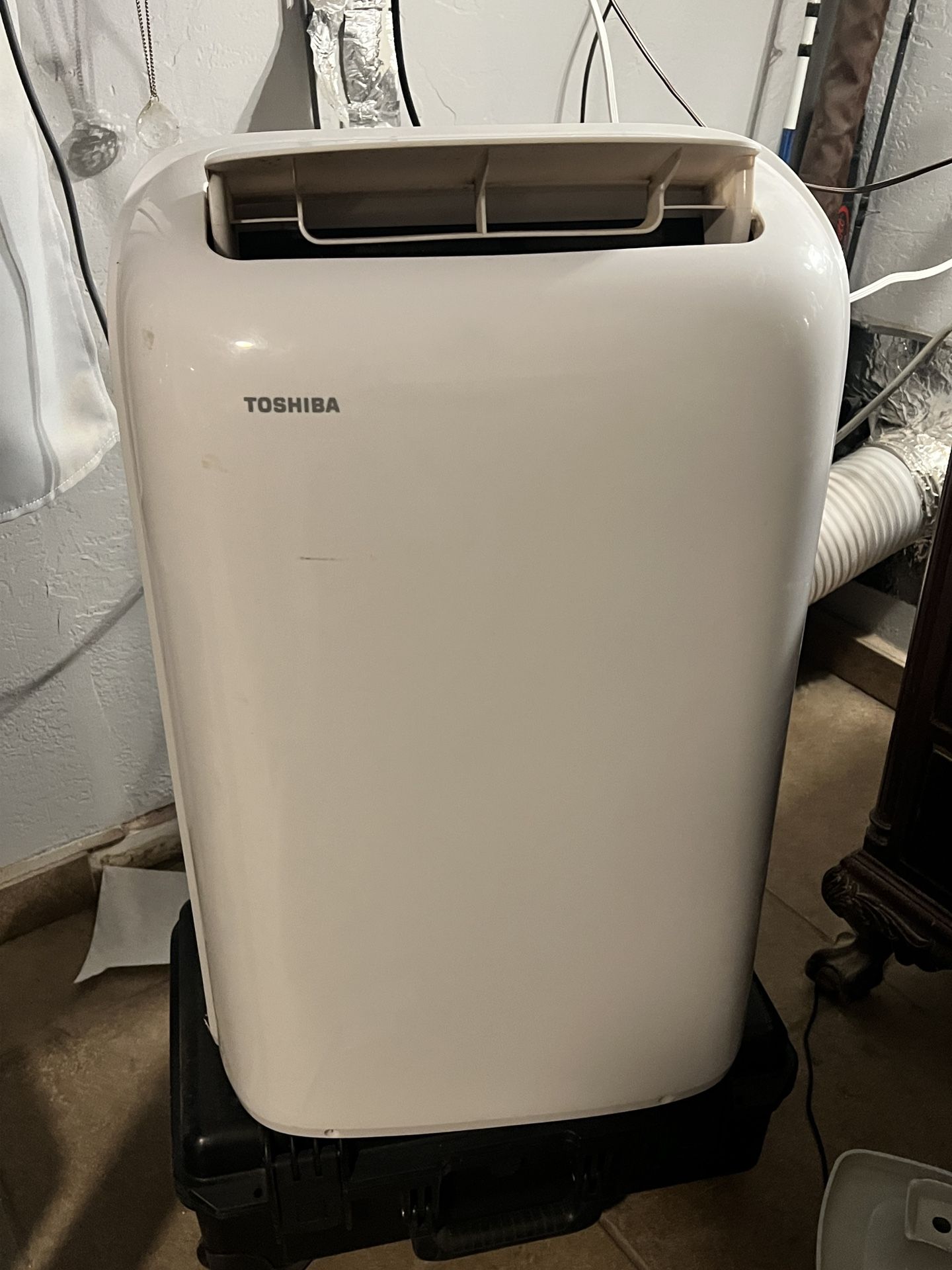 TOSHIBA PORTABLE A/C