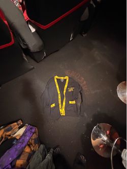 Air walk sweater