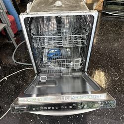 Dishwasher 