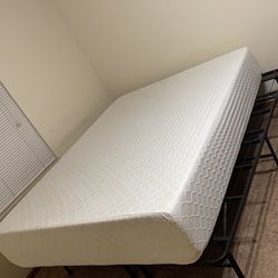 Signature design by Ashley chime Luxury 12 inch Memory foam, Medium firm, Queen Mattress with Steel Frame