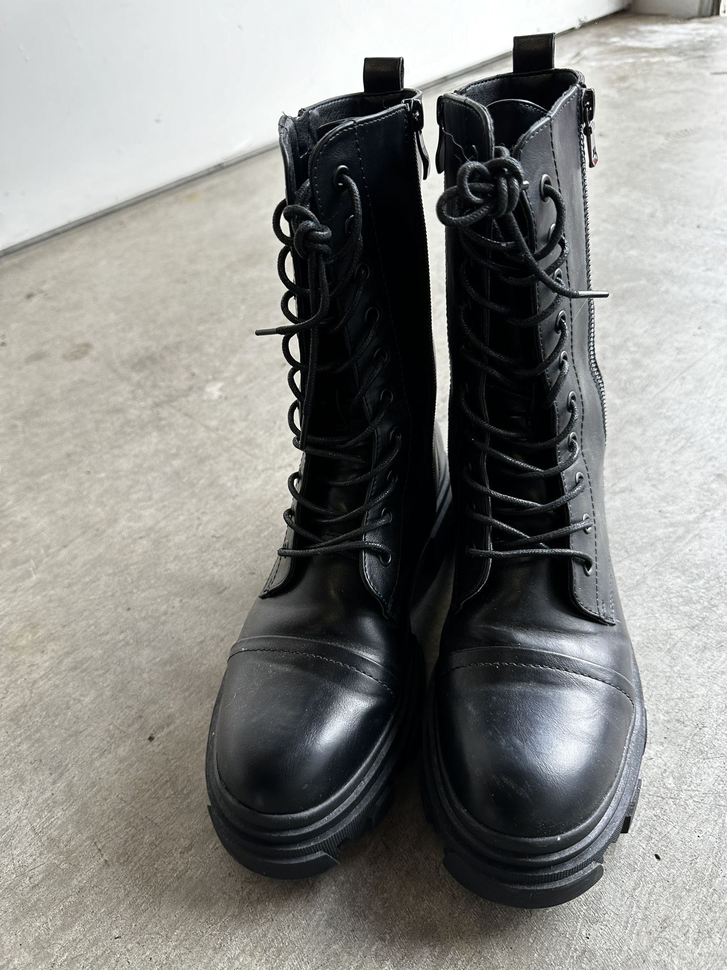 COMBAT BLACK BOOTS 