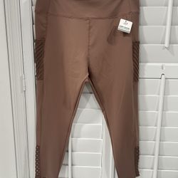 New Women’s Exercise Leggings size 1X $20