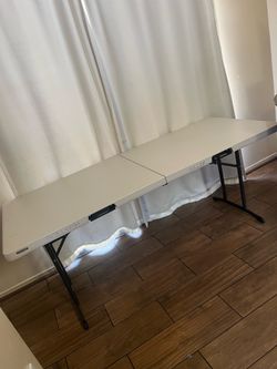 Folding table