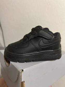 Nikes size 4c