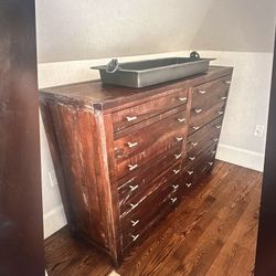 Dresser $200