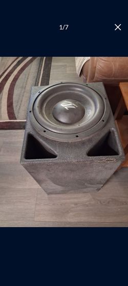 12" majestic subwoofer in a qbomb box