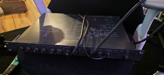 TOA D- 3 Mixer rack mounted