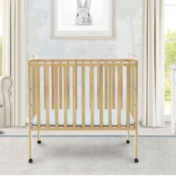 New Natural Folding Portable Crib/ Mini Crib/ Mattress Included 