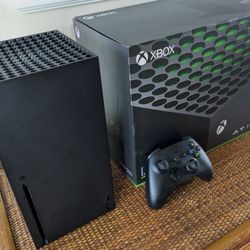 Xbox Series X 1TB w/ 3 Controllers