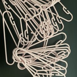 20 Pink Plastic Hangers For Girl Closet. 