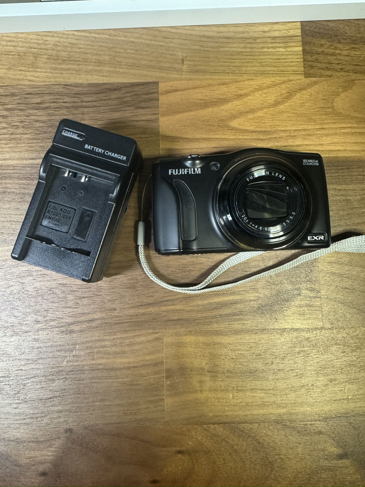 Fujifilm FinePix F850EXR Digital Camera 16MP