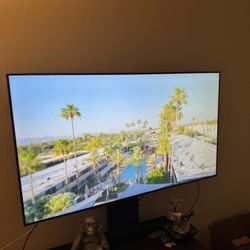 Samsung 55” 4K UHD Smart TV – Excellent Condition!